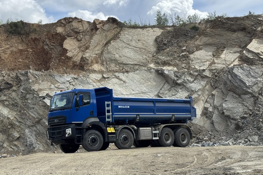 Ford Trucks F-Line 8x4